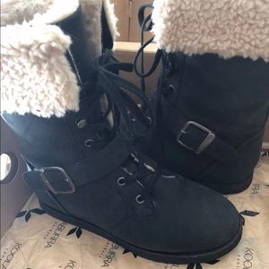 Koolaburra by Ugg boots. Black leather W/Sheepskin